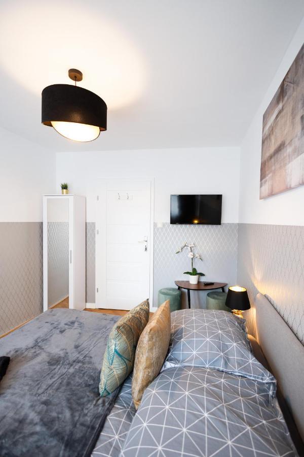Clicktheflat Stawki Apart Rooms 华沙 外观 照片