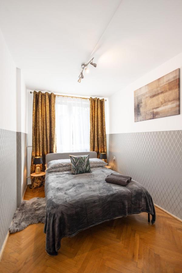 Clicktheflat Stawki Apart Rooms 华沙 外观 照片