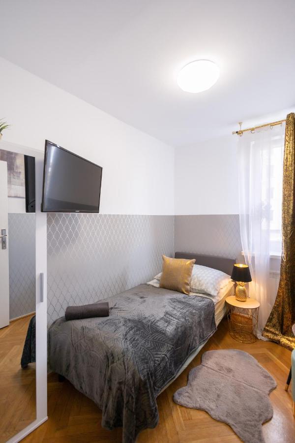 Clicktheflat Stawki Apart Rooms 华沙 外观 照片