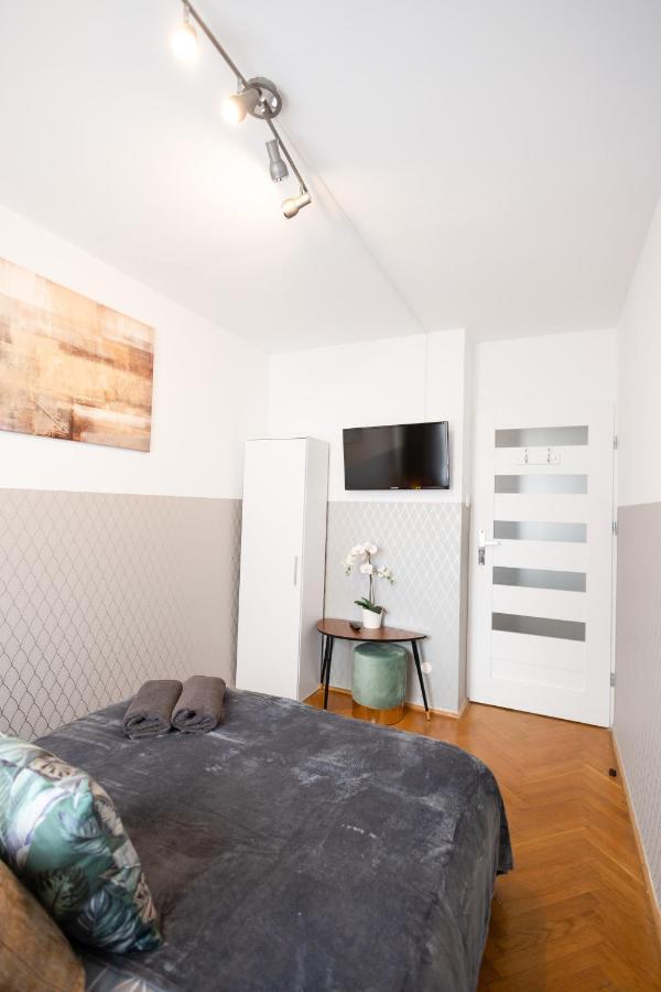 Clicktheflat Stawki Apart Rooms 华沙 外观 照片