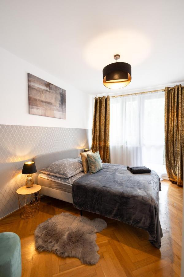 Clicktheflat Stawki Apart Rooms 华沙 外观 照片
